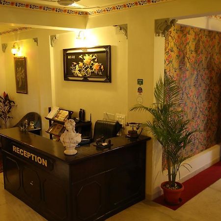 Hotel Lake Paradise Udaipur Bagian luar foto