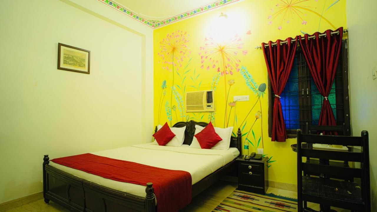 Hotel Lake Paradise Udaipur Bagian luar foto