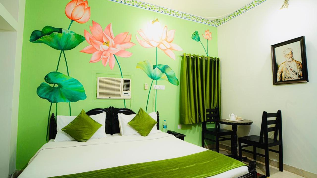 Hotel Lake Paradise Udaipur Bagian luar foto