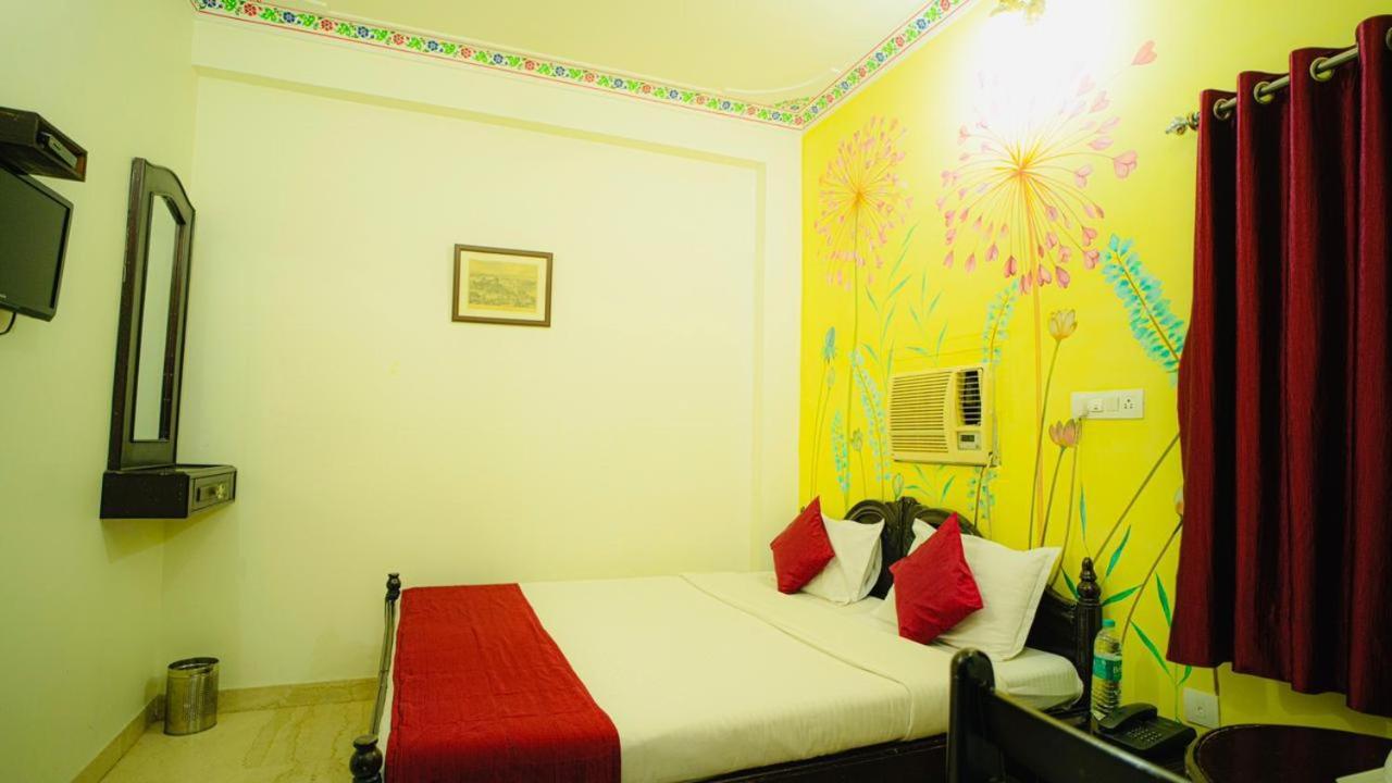 Hotel Lake Paradise Udaipur Bagian luar foto