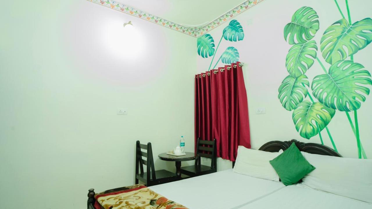 Hotel Lake Paradise Udaipur Bagian luar foto