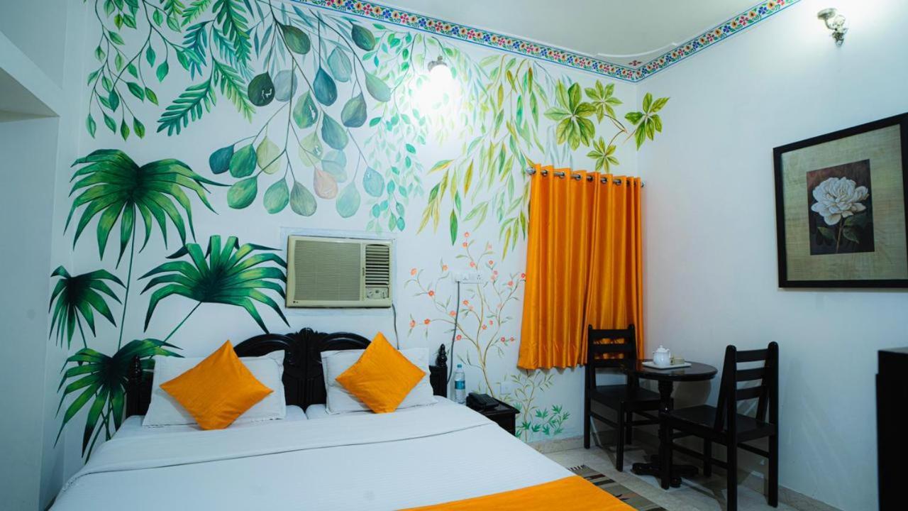 Hotel Lake Paradise Udaipur Bagian luar foto