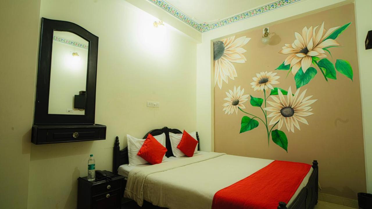 Hotel Lake Paradise Udaipur Bagian luar foto