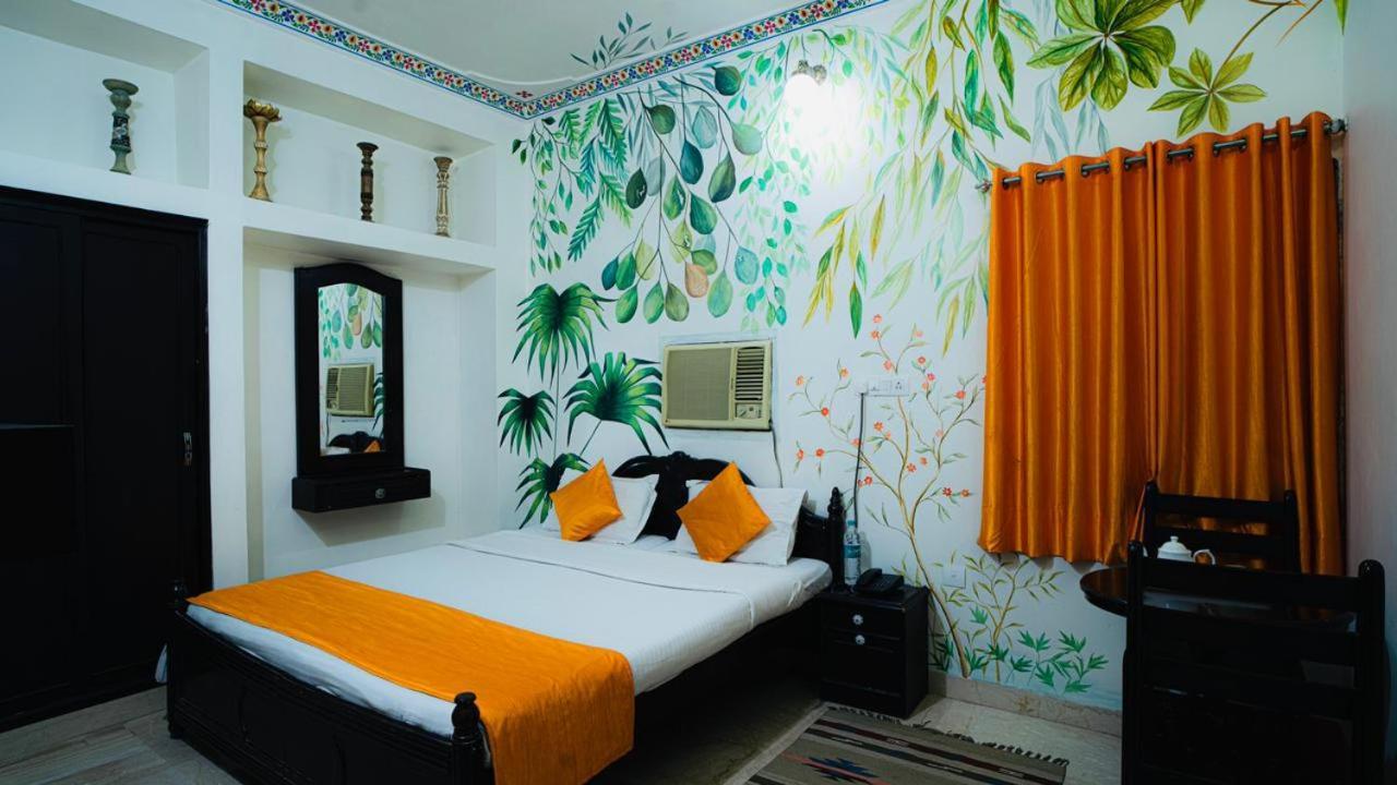 Hotel Lake Paradise Udaipur Bagian luar foto