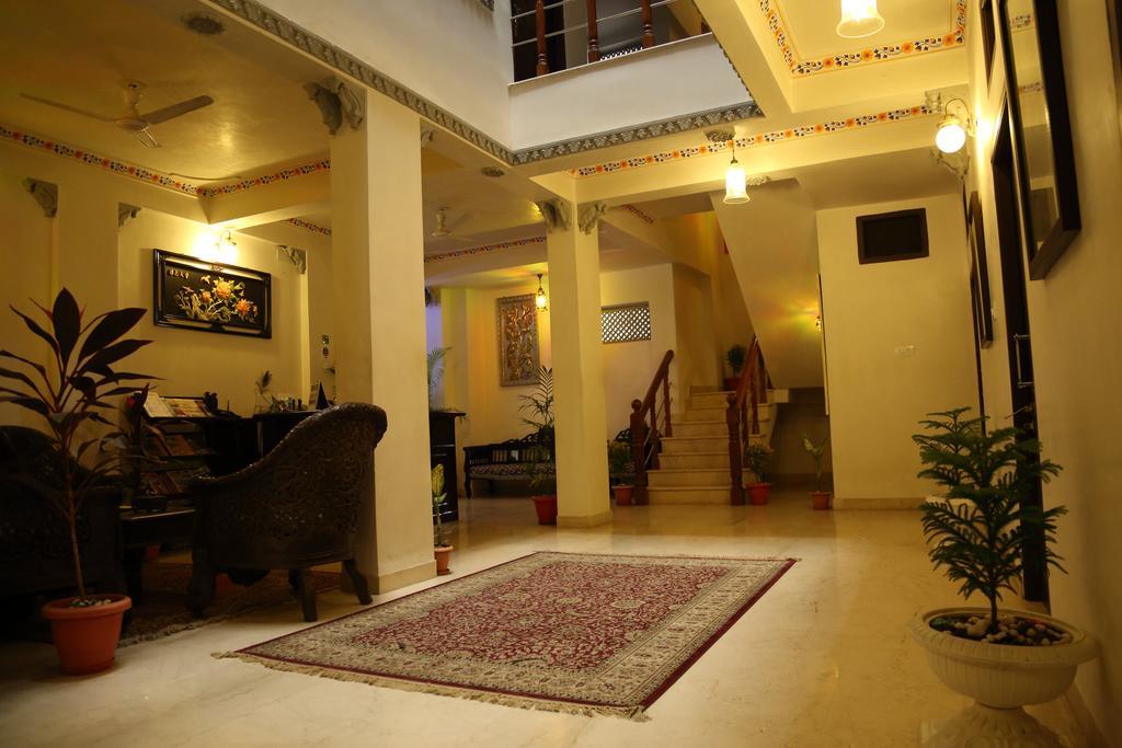 Hotel Lake Paradise Udaipur Bagian luar foto