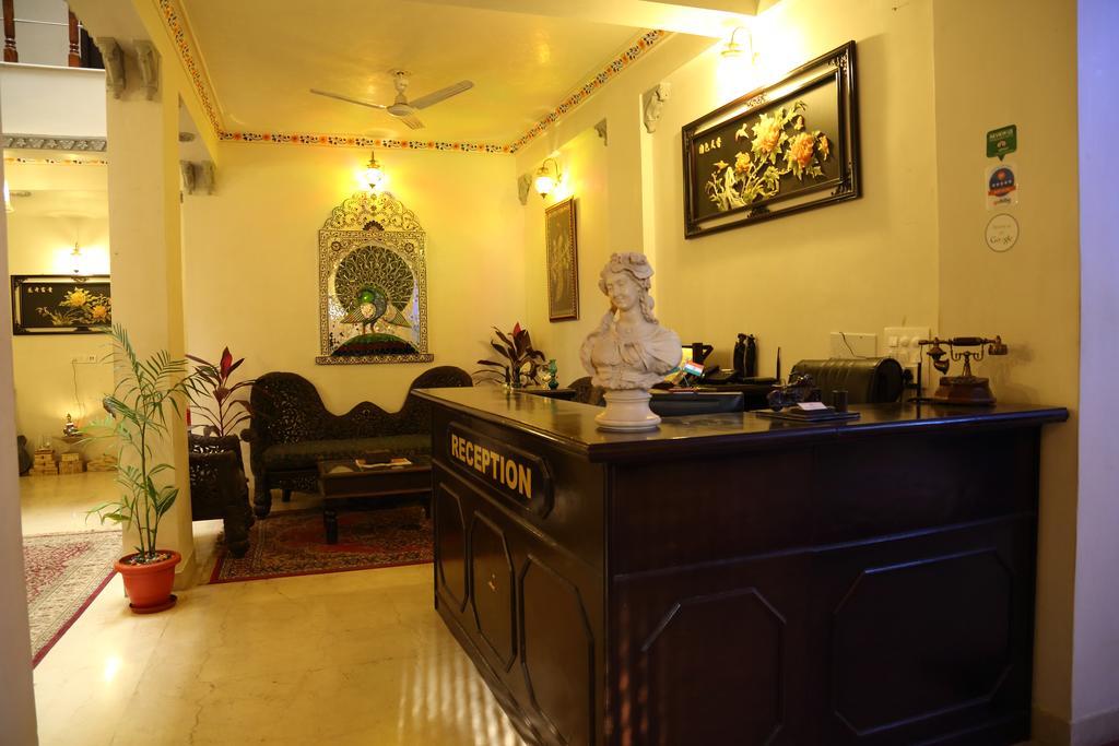 Hotel Lake Paradise Udaipur Bagian luar foto
