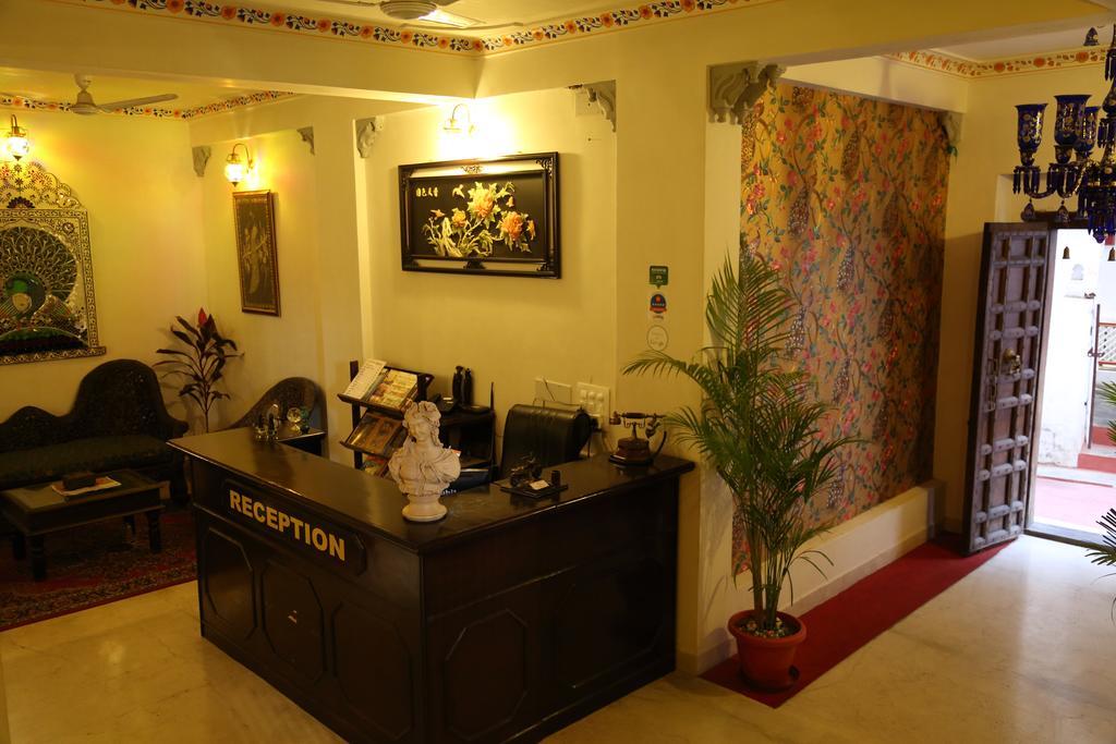 Hotel Lake Paradise Udaipur Bagian luar foto