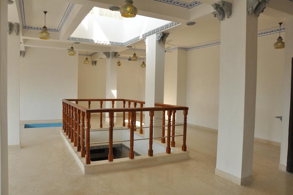 Hotel Lake Paradise Udaipur Bagian luar foto